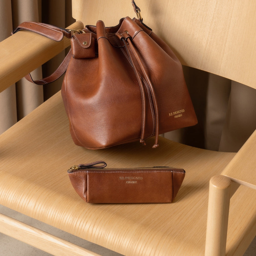 Redesigned Project 11 - Penalhus (M) - Walnut