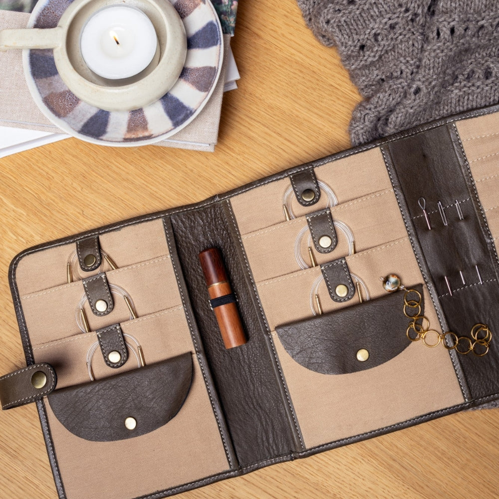 Redesigned Project 14 - Etui til udskiftelige strikkepinde (L) - Dark Green