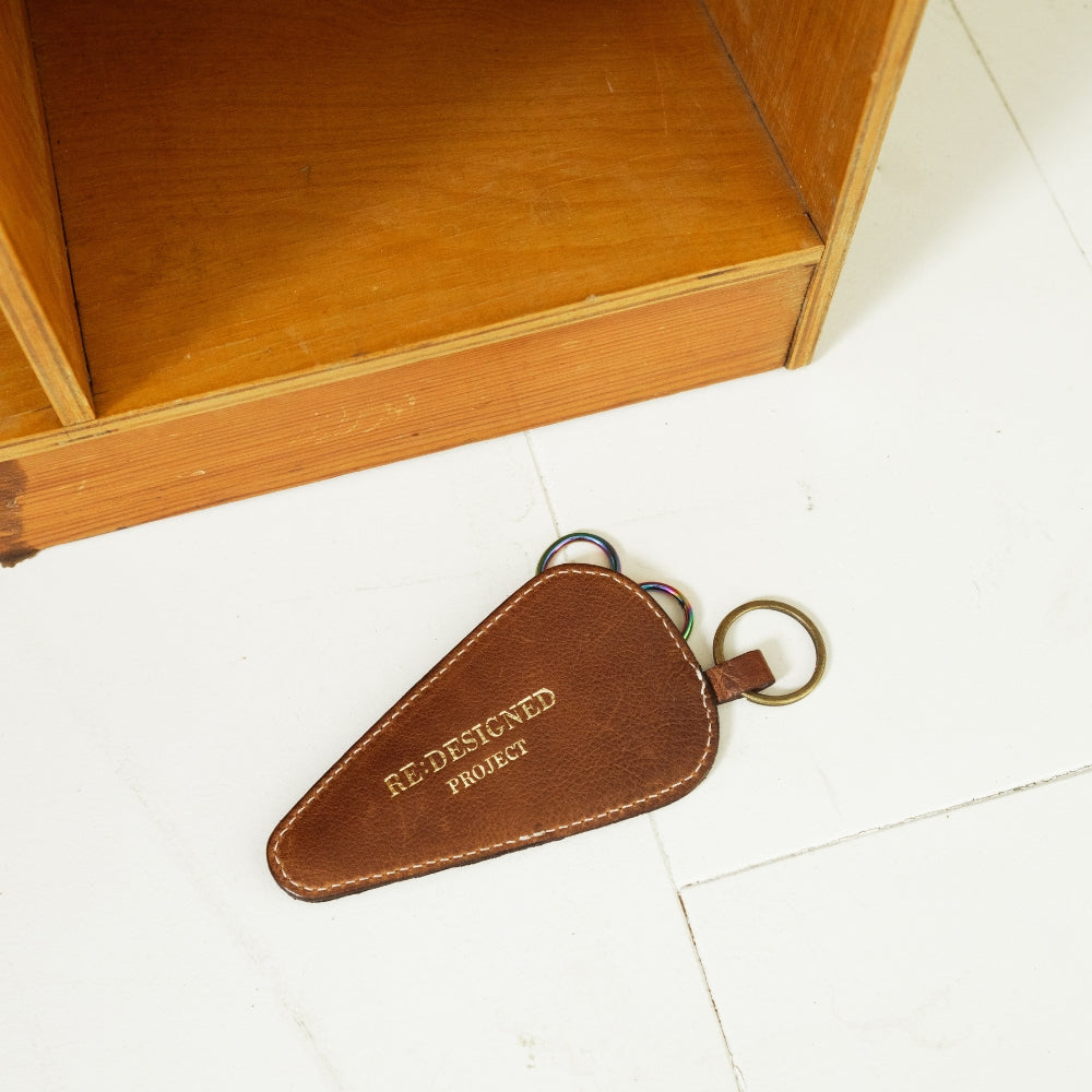 Redesigned Project 63 - Læderetui til saks - Walnut