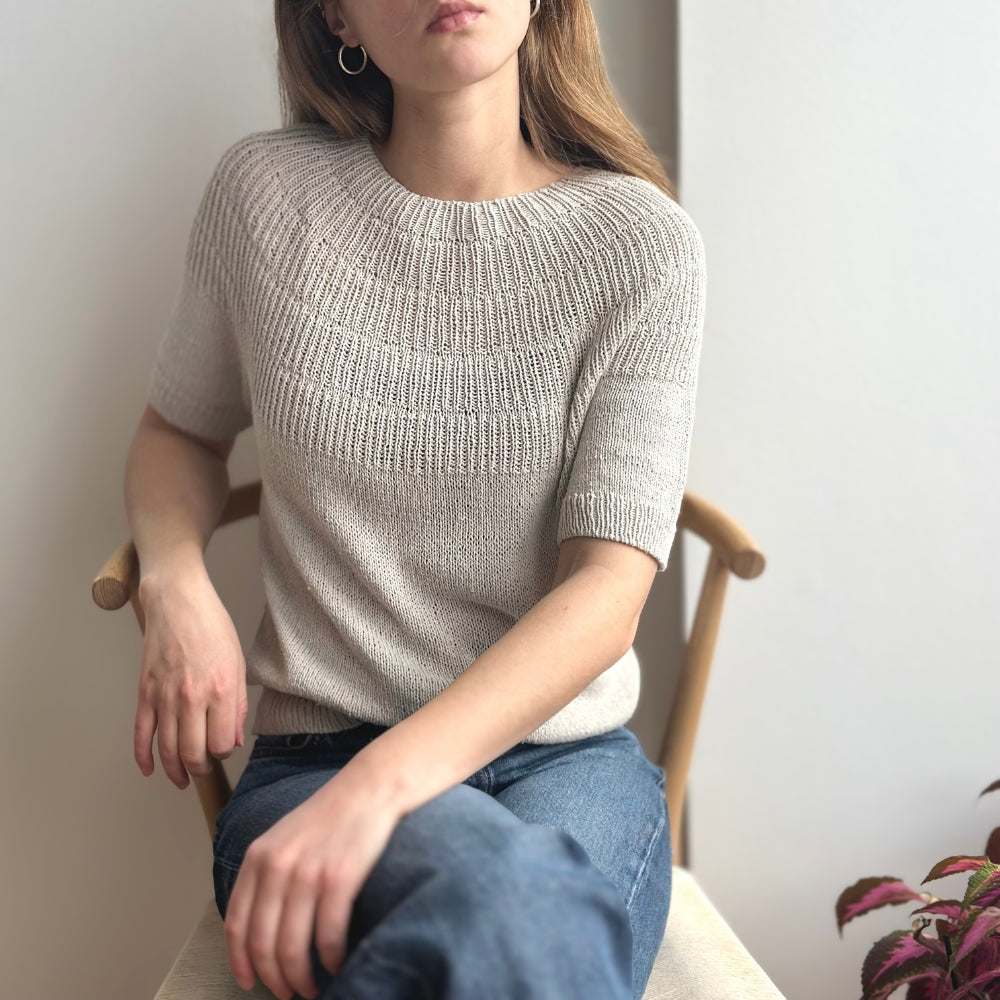 Strikkekit (uden opskrift) - Anker Tee af PetiteKnit (True Silk)