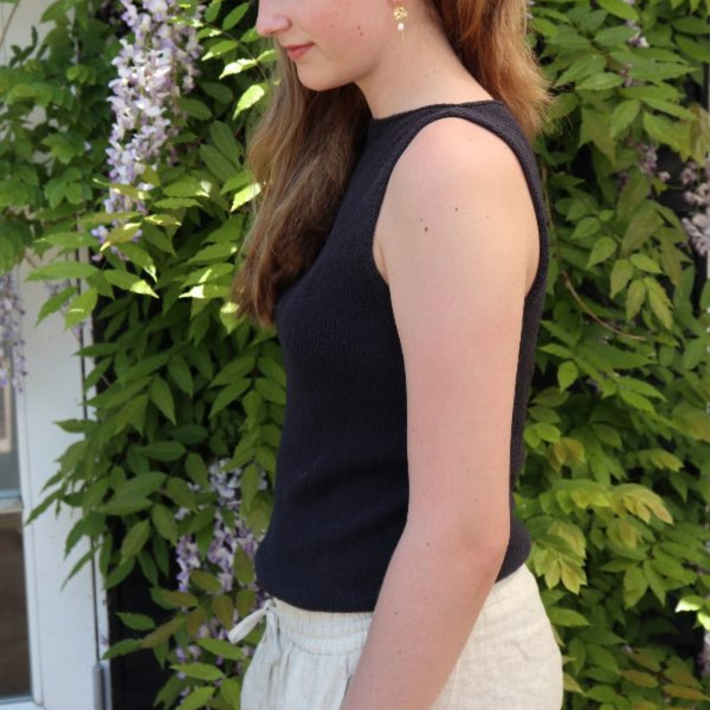 Strikkekit - Black Night Top af Knitamore (True Silk)