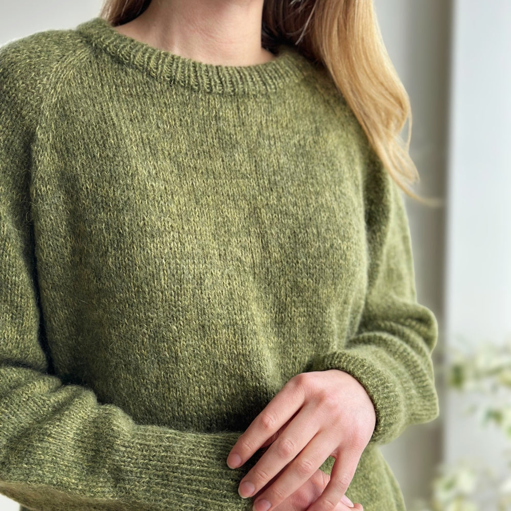 Strikkekit (uden opskrift) - Monday Sweater af PetiteKnit (Shetland Wool + Silk Mohair)