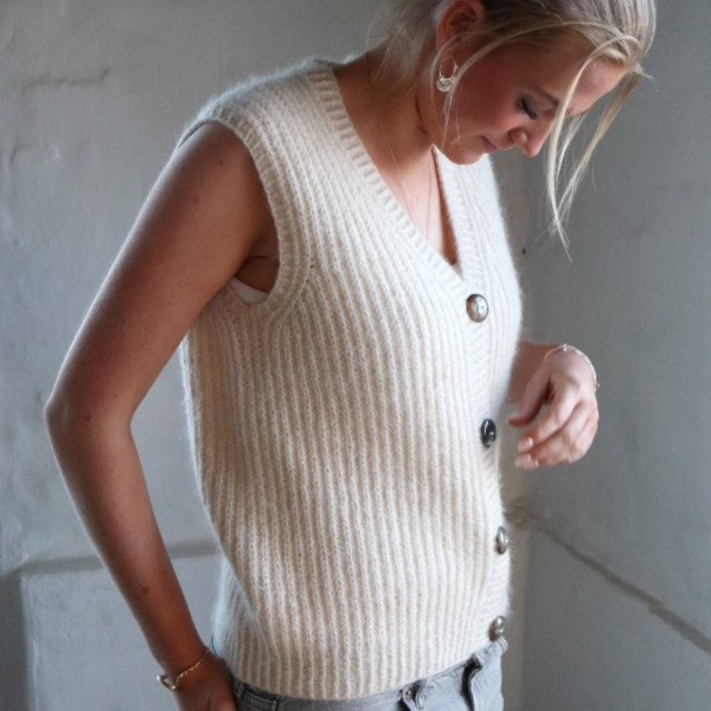 Robin Vest - Knitamore