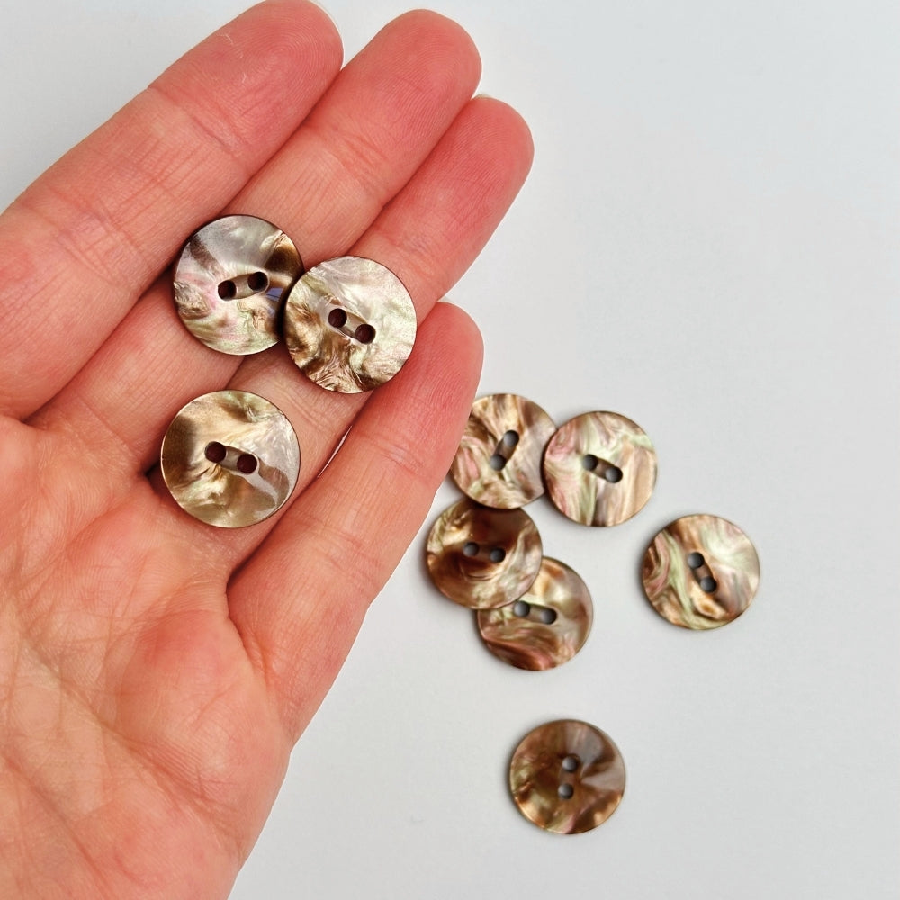 Knap - Perlemor Look - Gylden - 18 mm
