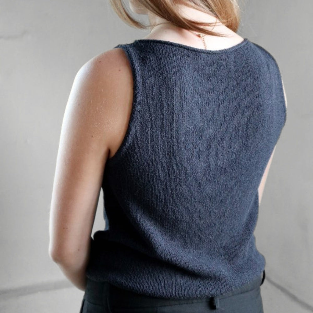 Strikkekit - Black Night Top af Knitamore (True Silk)