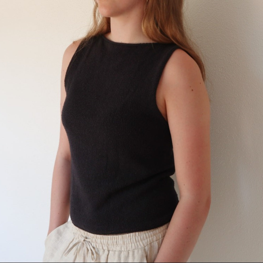 Strikkekit - Black Night Top af Knitamore (True Silk)