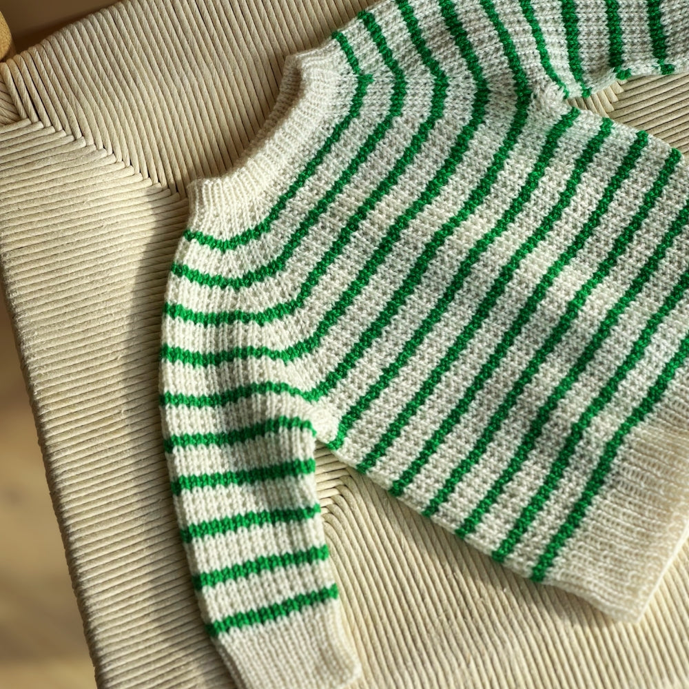 Strikkekit (uden opskrift) - Friday Sweater Baby af PetiteKnit (VIP)