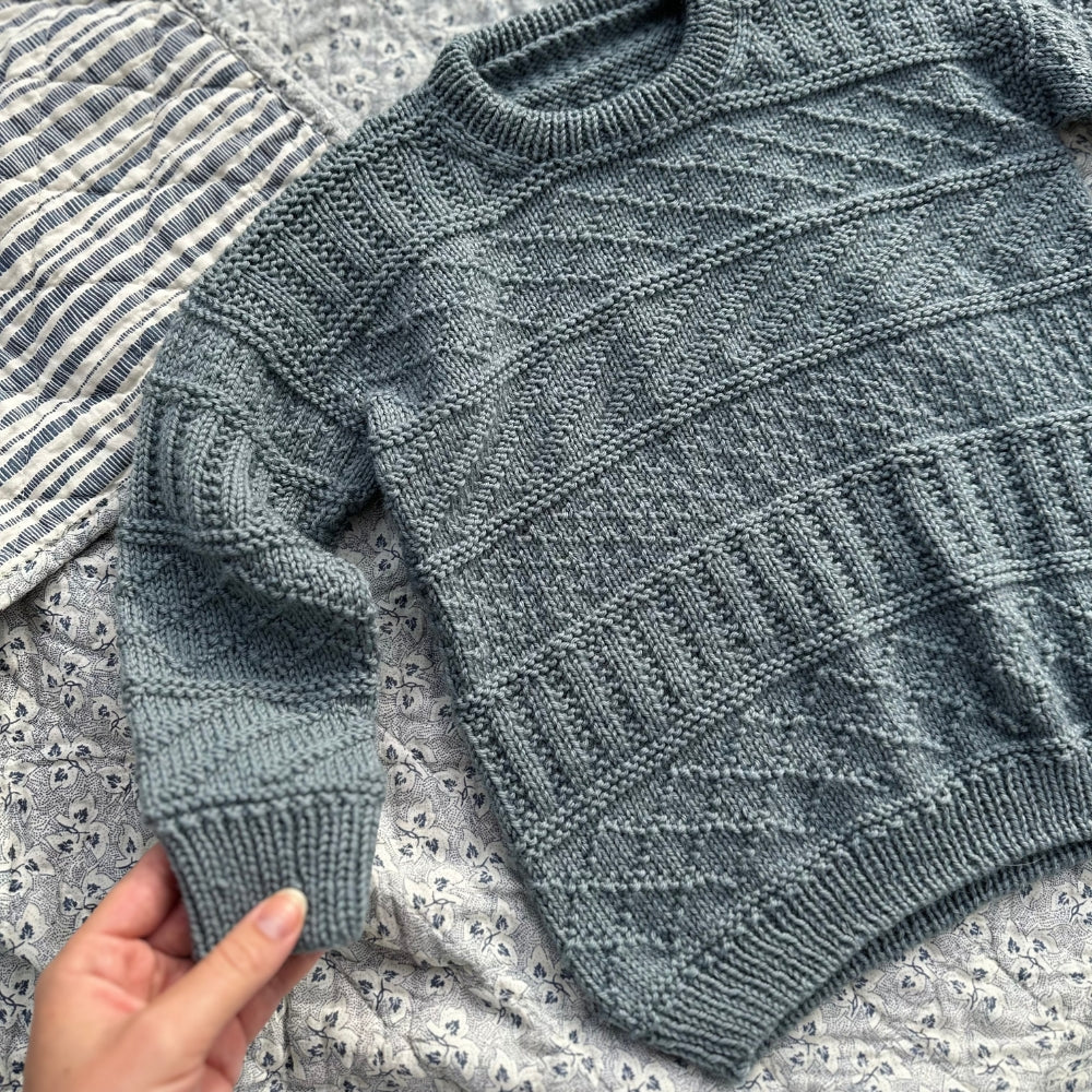 Strikkekit (uden opskrift) - Storm Sweater Junior af PetiteKnit (Misina)