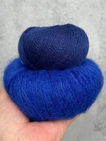 Smuksak Scarf - Strikkekit - Sapphire (Silk Mohair Edition)